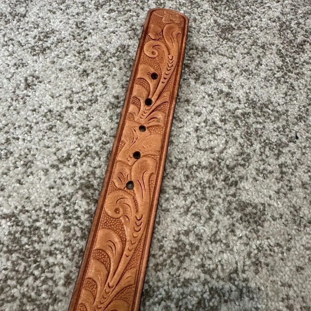 Oak Hill Craft Textured Leather Belt 32